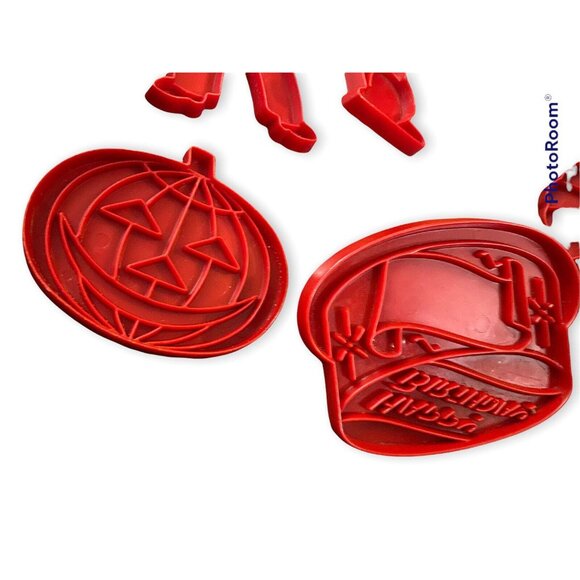 Vintage Tupperware Cookie Cutter Set Plastic Holidays Pumpkin Turkey Bunny Cake - Picture 5 of 5